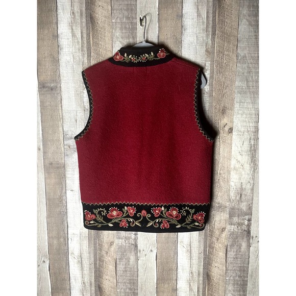 Embroidered Red and Black Women's Cardigan Vest - Picture 5 of 8